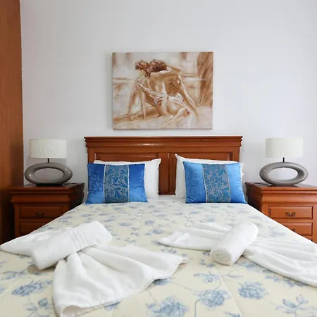 Homestay Quartos Da Tia Laura Nazare